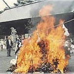 お世話になったお人形 所沢人形供養祭で鎮魂されお焚き上げ